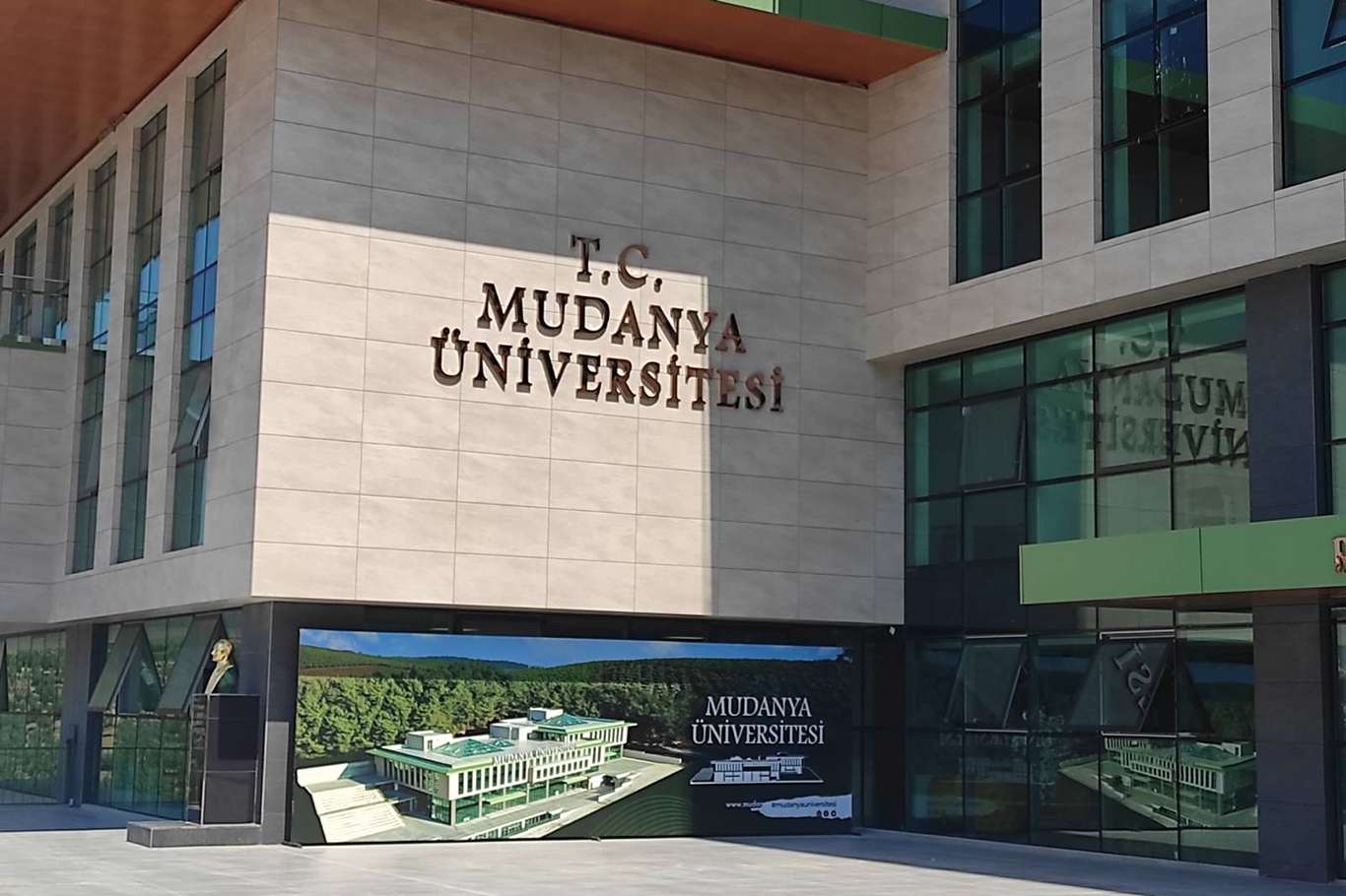 Bursa'da 'Mudanya Üniversitesi' resmi açılışını gerçekleştirdi Bursa'da 'Mudanya Üniversitesi' resmi açılışını gerçekleştirdi